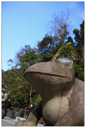尖石秀巒‧與楓葉邂逅