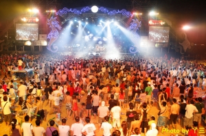 差點睡著▲貢寮海洋音樂季粉熱鬧▼