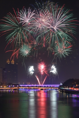 2/25高雄燈會煙火in中正橋