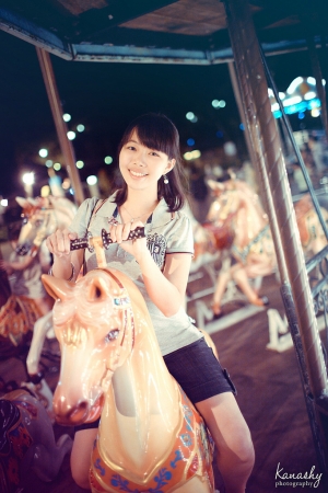 旋轉木馬，女孩