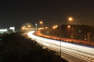 下雨 沒地方去 練練手持拍車軌