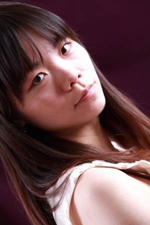 女王戴眼鏡裝清純