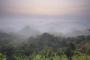 沒人陪伴的二寮、月世界