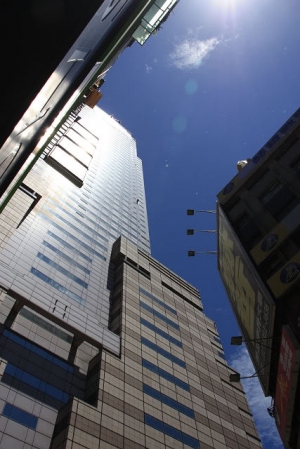 藍天、曜光、星茫、摩天高樓
