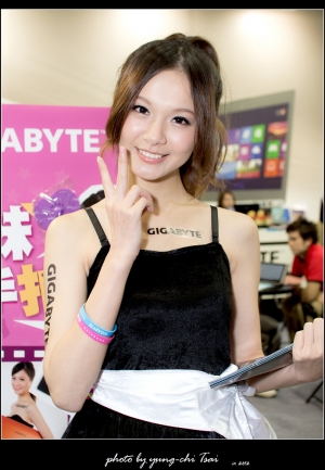 好像有去資訊展拍的都要拿出來PO一下 : )