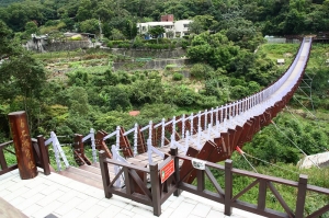 白石湖吊橋