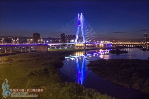 新北大橋．日出霞光雲彩