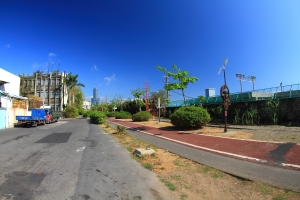 20110320藍天白雲的高雄-1