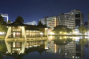 台中公園夜拍，請指教！