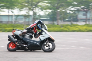摩托車追焦
