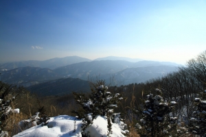 韓國山上籃天白雪