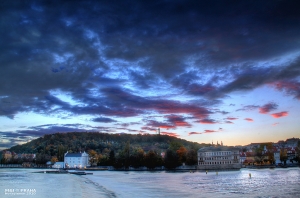 [火燒   布拉格] 一張流。