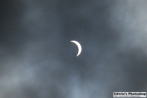 ▁▂▃▅ 日 全 蝕 ▅▃▂▁