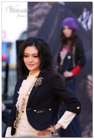 Victoria Jeans Show