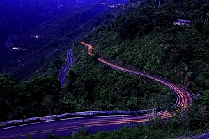 hdr~姨婆那兒的"葫蘆彎"和"之"字形山路...