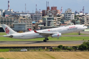 夏日來去拍飛機~~