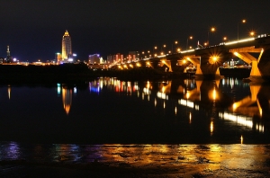 臭臭的淡水河夜攝