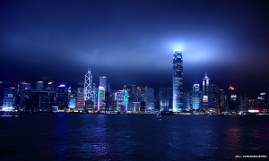 夜色-維多利亞港(手持拍攝一張流)