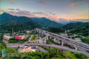 坪林交流道．日落雲彩＆車軌