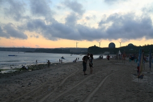 墾丁南灣及包子店比基尼辣妹