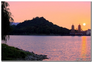 高雄蓮潭夕照