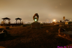 ▲超冷の夜晚▼垃圾山夜色