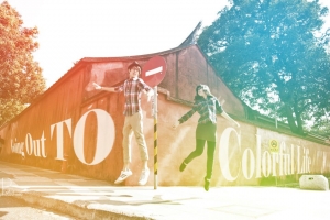 走出人生自我色彩　　　創作　羊丹