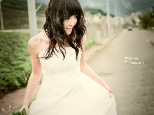 Would you like to marry me ?