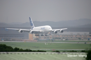 A-380降落中正機場
