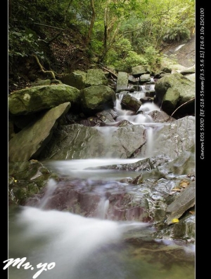 七孔瀑布一張流