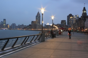 【一張流】冬雨中的上海外灘