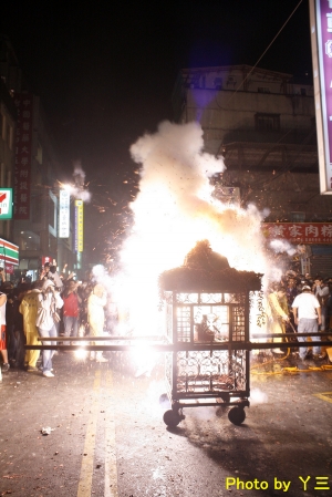 ▲ㄅㄧㄤˋ的火燒雲▼內湖"夜弄土地公"