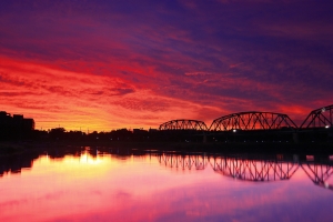 夕燒舊鐵橋一張獨秀
