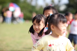 家中的小女王 (第三集-園遊會, EF 85mm F1.2L II USM)
