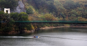 苗栗明德水庫吊橋。