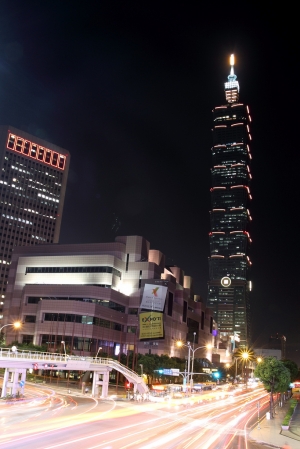 台北101(車水馬龍的夜景)