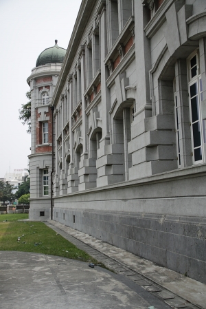 放懇親假 自己去國立台灣文學館拍風景
