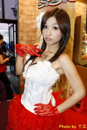 ▲旅展氣質高材生▼小潔