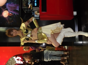 精選都沒對到焦的全身照--2012Taipei-Computex(我不會轉正，脖