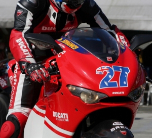 終極的DUCATI 驚慄享受 Desmosedici RR