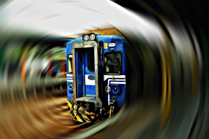 穿出蟲洞的......