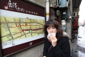 桂花巷藝術村 - 喜感女王 - 摸乳(奶)巷