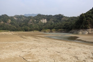 南化枯水期大地谷(18~135KIT鏡)