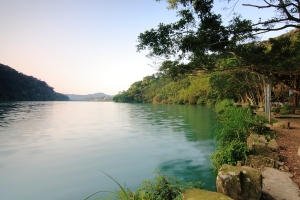 濛濛湖&nbsp;&nbsp;by 拿鐵