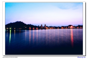 無風無雲的蓮池潭