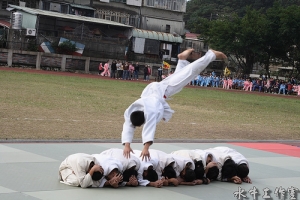置他人生死於度外