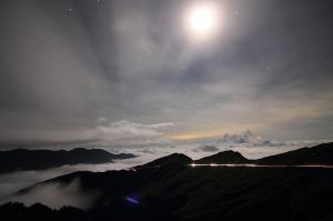 武嶺雲海+閃電 在送你滿天星