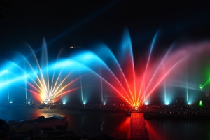 [40D] 沒大稻埕煙火 只有遲來的水舞煙火