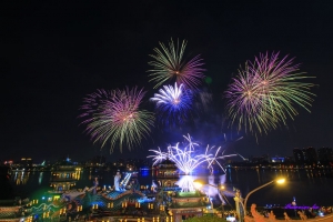 高雄左營萬年季煙火秀