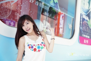 NoNo ~~Walking On The Taipei Streets With Contax Zeiss Vario-Sonnar 24-85mm